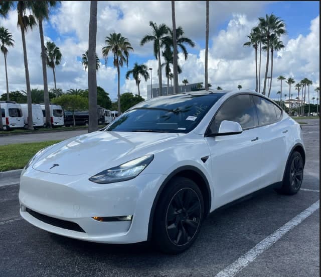 2021 Tesla Model Y Long Range — photo 1 of 16