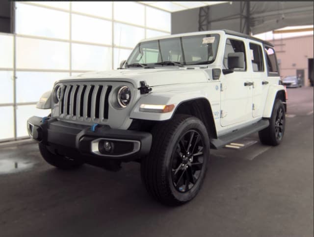 2023 Jeep Wrangler Base — photo 1 of 16