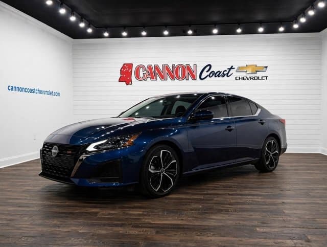 2023 Nissan Altima 2.5 SR — photo 1 of 25