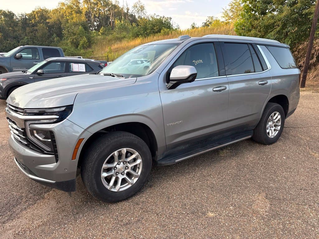 2025 Chevrolet Tahoe LT — photo 1 of 20
