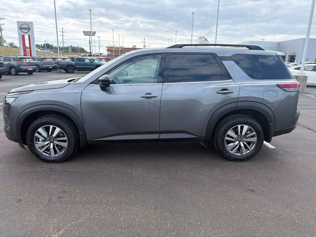 2026 Nissan Pathfinder SL — photo 1 of 28