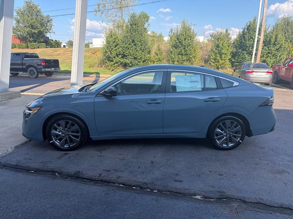 2027 Nissan Sentra SL — photo 1 of 26