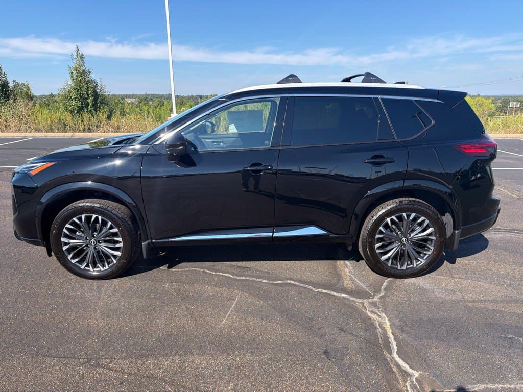 2026 Nissan Rogue Platinum — photo 1 of 26