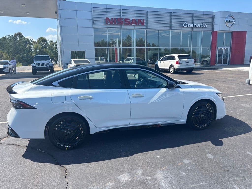 2027 Nissan Sentra SR — photo 1 of 23