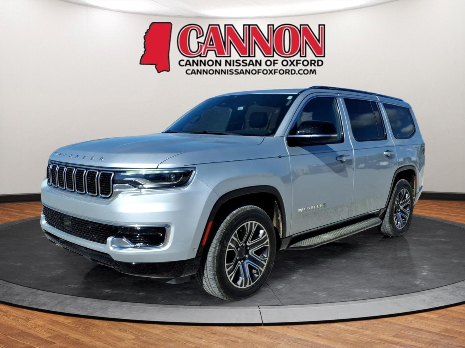 2024 Jeep Wagoneer Base — photo 1 of 26