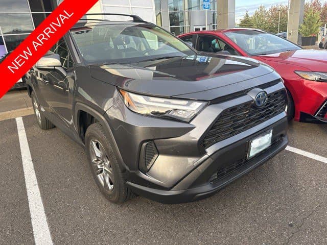 2024 Toyota RAV4 Hybrid LE — photo 1 of 9