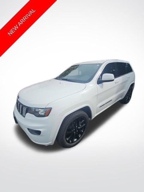 2017 Jeep Grand Cherokee Altitude — photo 1 of 8