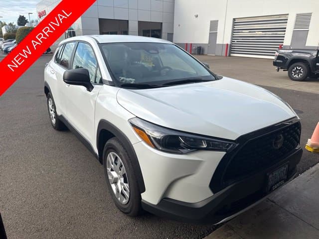 2025 Toyota Corolla Cross L — photo 1 of 11