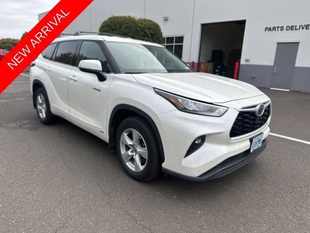2020 Toyota Highlander Hybrid LE — photo 1 of 11
