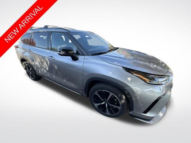 2021 Toyota Highlander XSE — photo 1 of 11