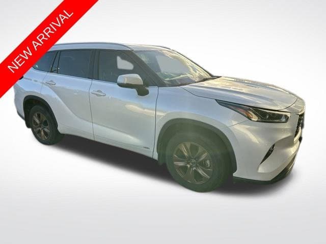 2022 Toyota Highlander Hybrid Bronze Edition — photo 1 of 11