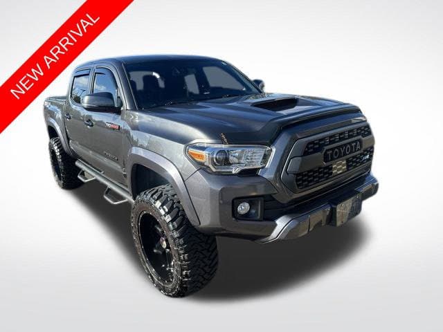 2018 Toyota Tacoma TRD Sport — photo 1 of 12