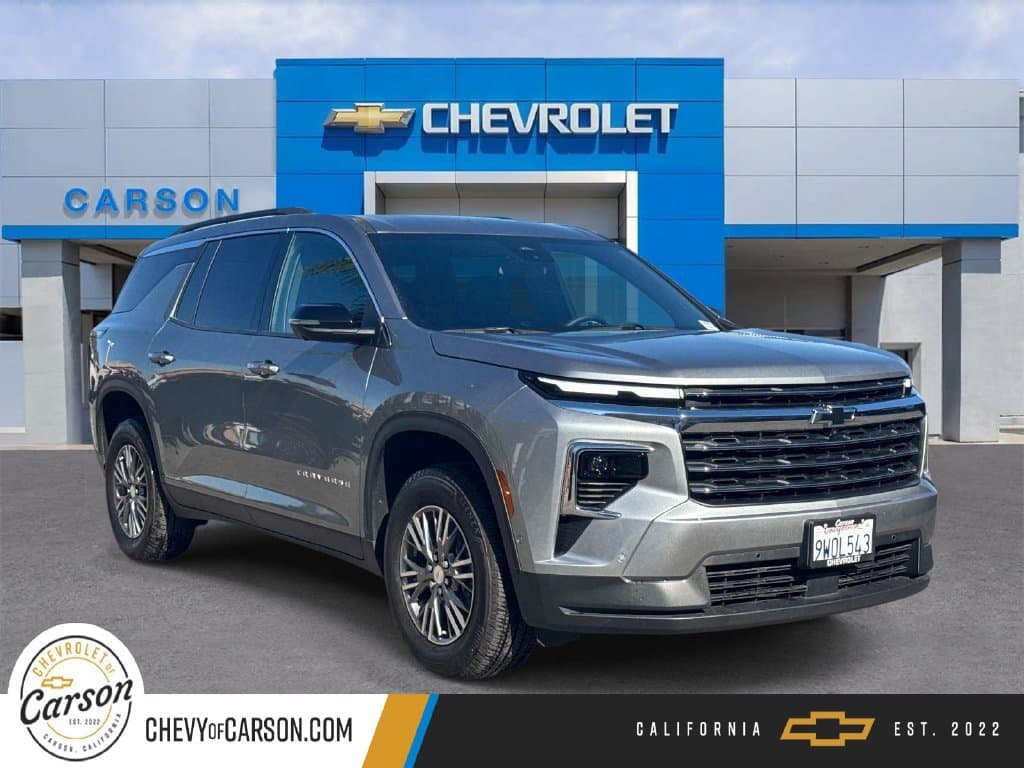 2025 Chevrolet Traverse FWD LT — photo 1 of 30