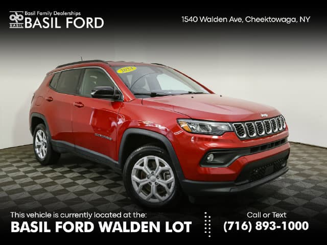 2024 Jeep Compass Latitude — photo 1 of 36