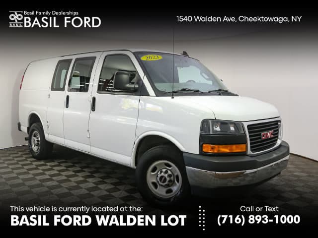 2023 GMC Savana Cargo Van Base — photo 1 of 31