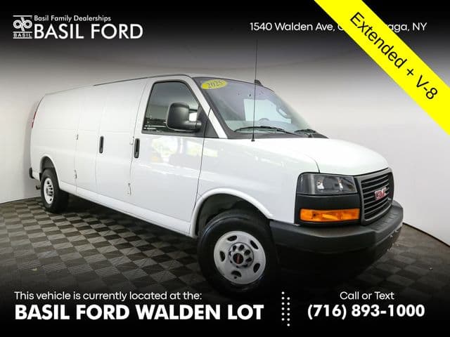 2025 GMC Savana Cargo Van Base — photo 1 of 31
