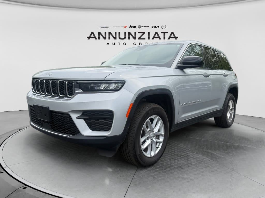 2025 Jeep Grand Cherokee Laredo X — photo 1 of 31