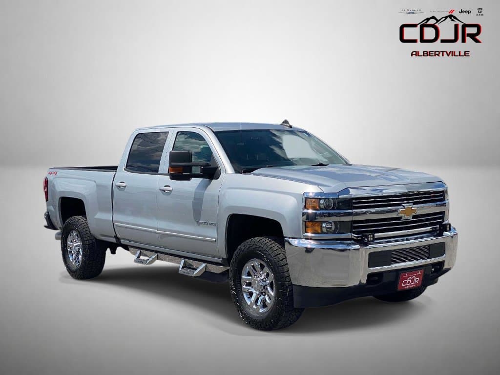 2018 Chevrolet Silverado 2500HD LT — photo 1 of 50