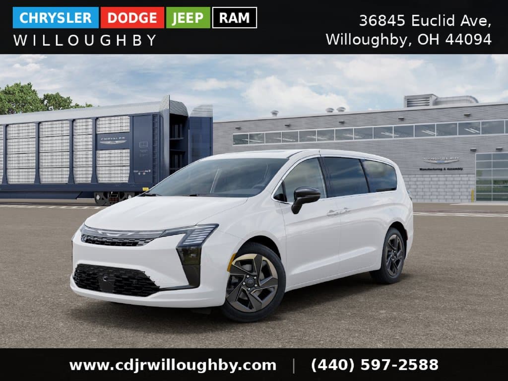 2027 Chrysler Pacifica Limited — photo 1 of 39