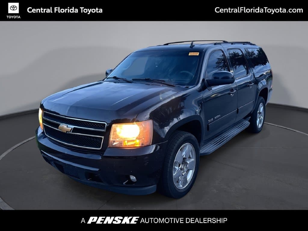 2012 Chevrolet Suburban LT — photo 1 of 32