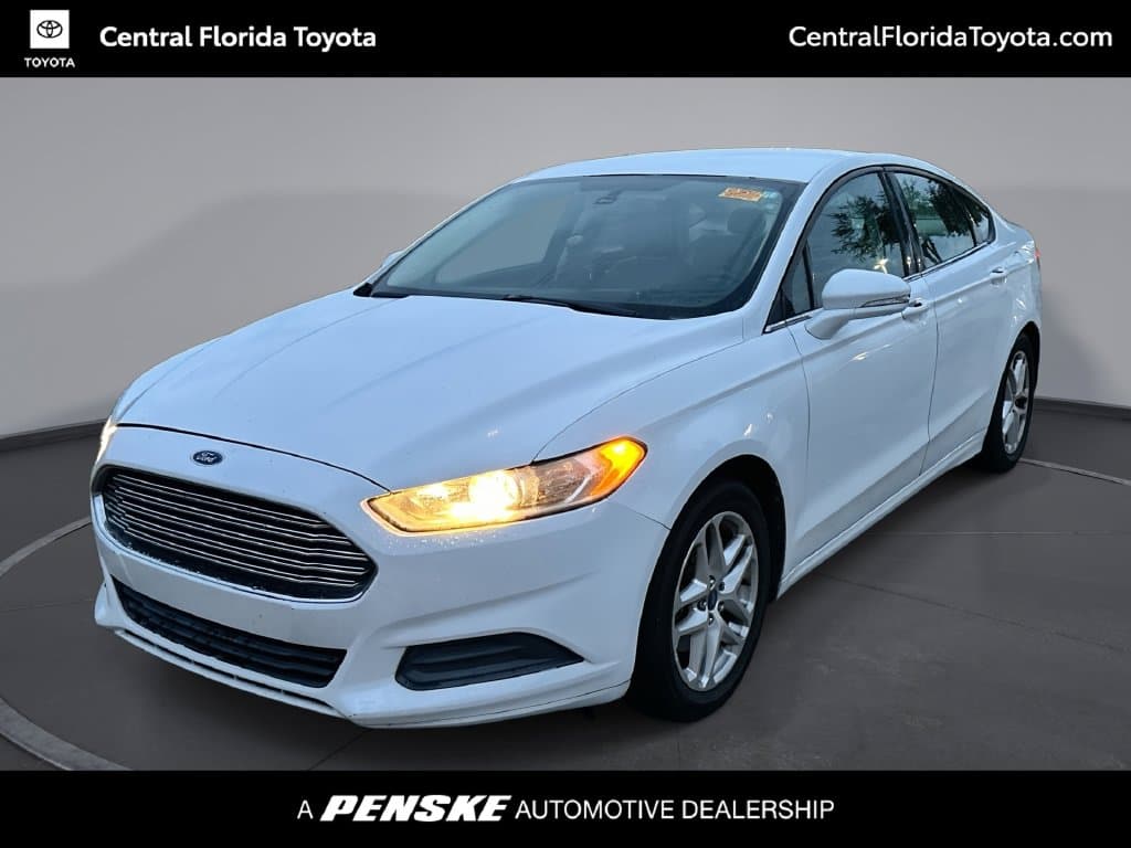 2013 Ford Fusion SE — photo 1 of 30