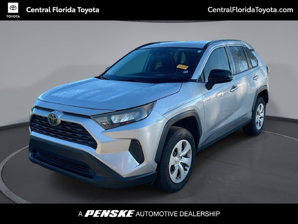 2019 Toyota RAV4 LE — photo 1 of 31