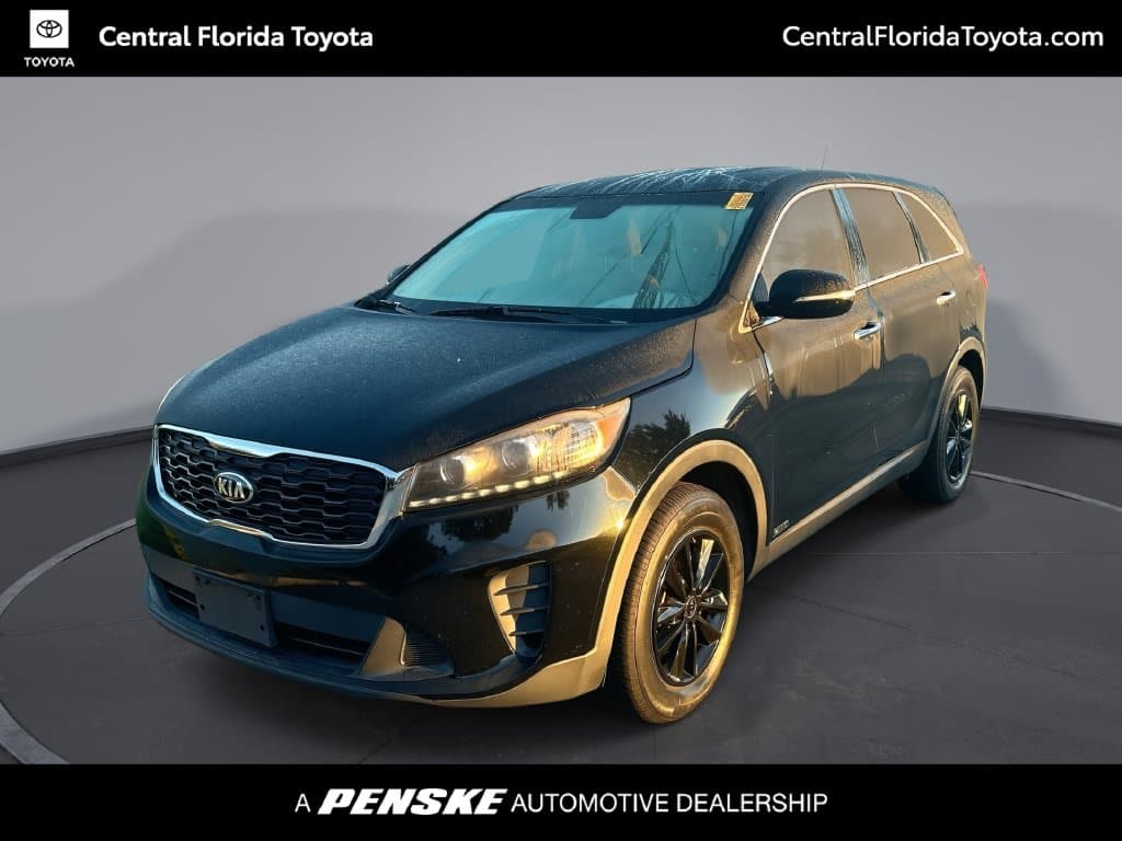 2020 Kia Sorento LX — photo 1 of 32
