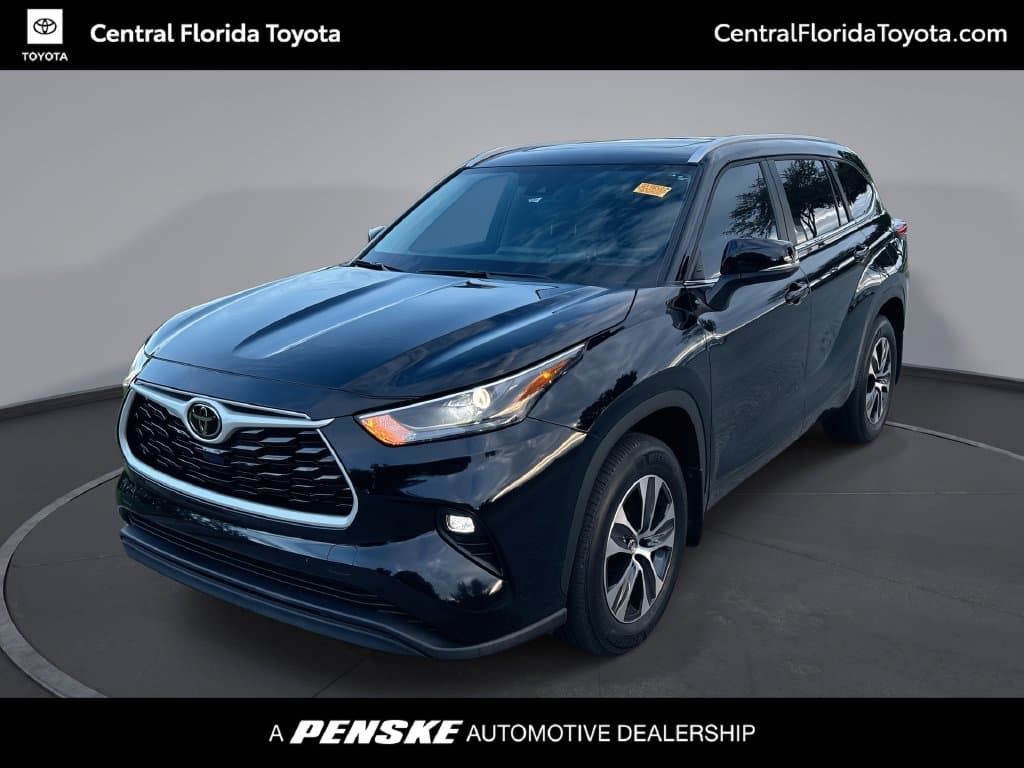 2025 Toyota Highlander XLE — photo 1 of 36