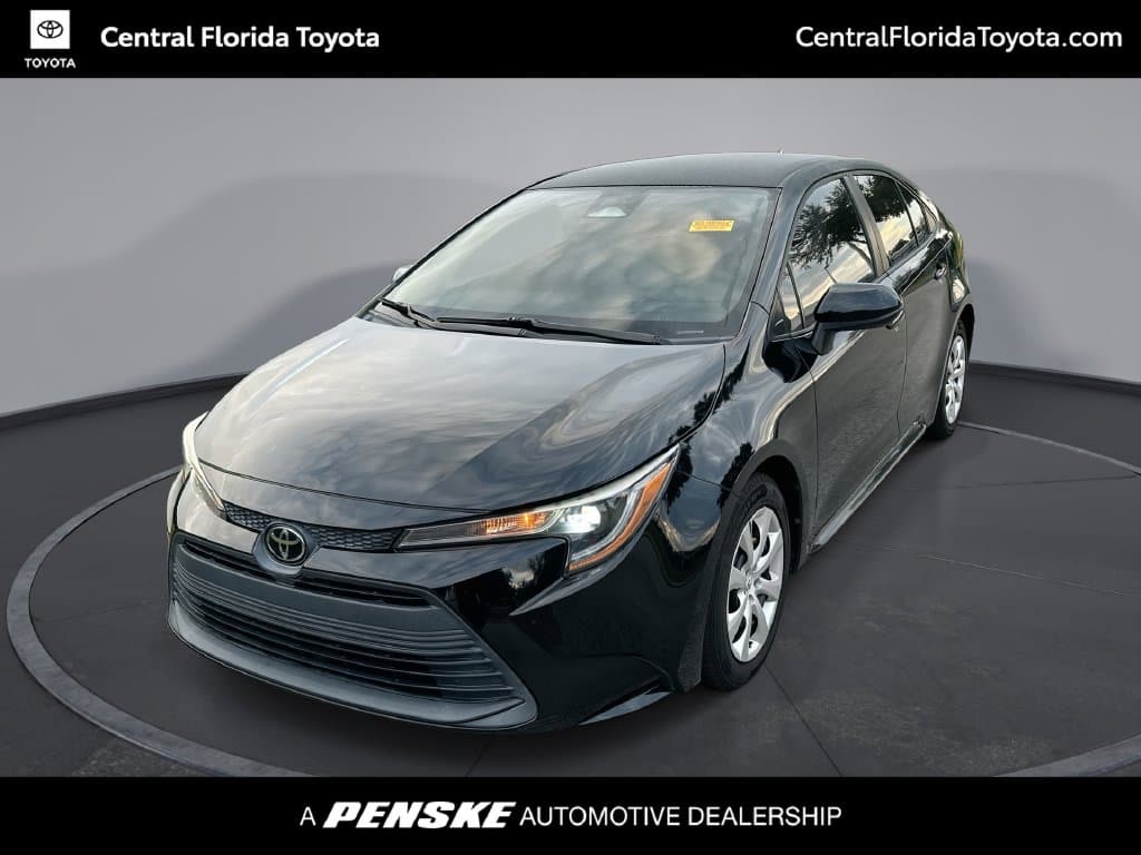 2023 Toyota Corolla LE — photo 1 of 32
