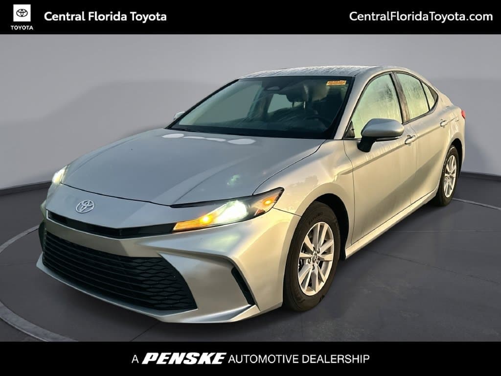 2026 Toyota Camry LE — photo 1 of 34