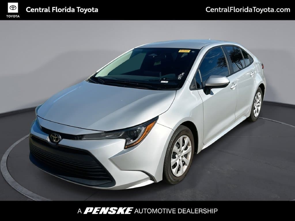 2024 Toyota Corolla LE — photo 1 of 32