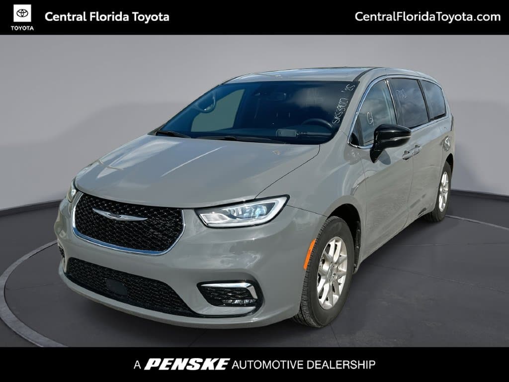 2025 Chrysler Pacifica Select — photo 1 of 36