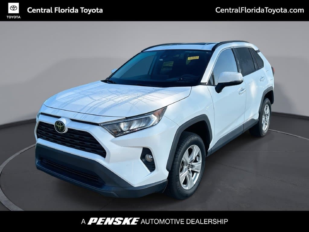2021 Toyota RAV4 XLE — photo 1 of 34