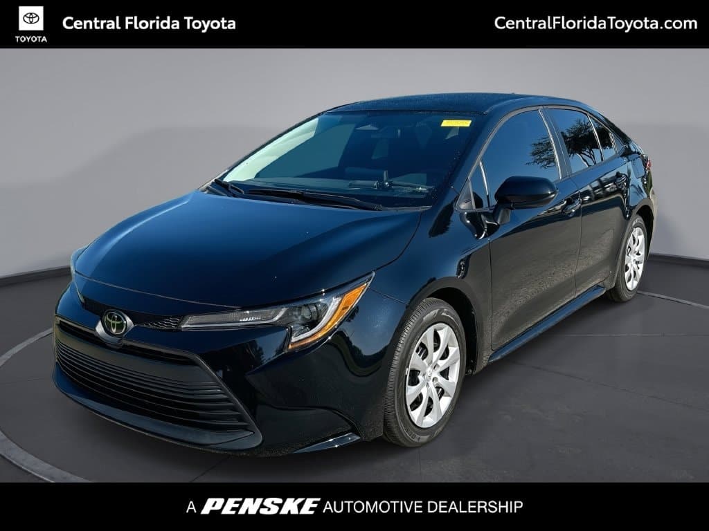 2024 Toyota Corolla LE — photo 1 of 32