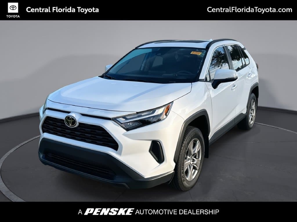2025 Toyota RAV4 XLE — photo 1 of 35
