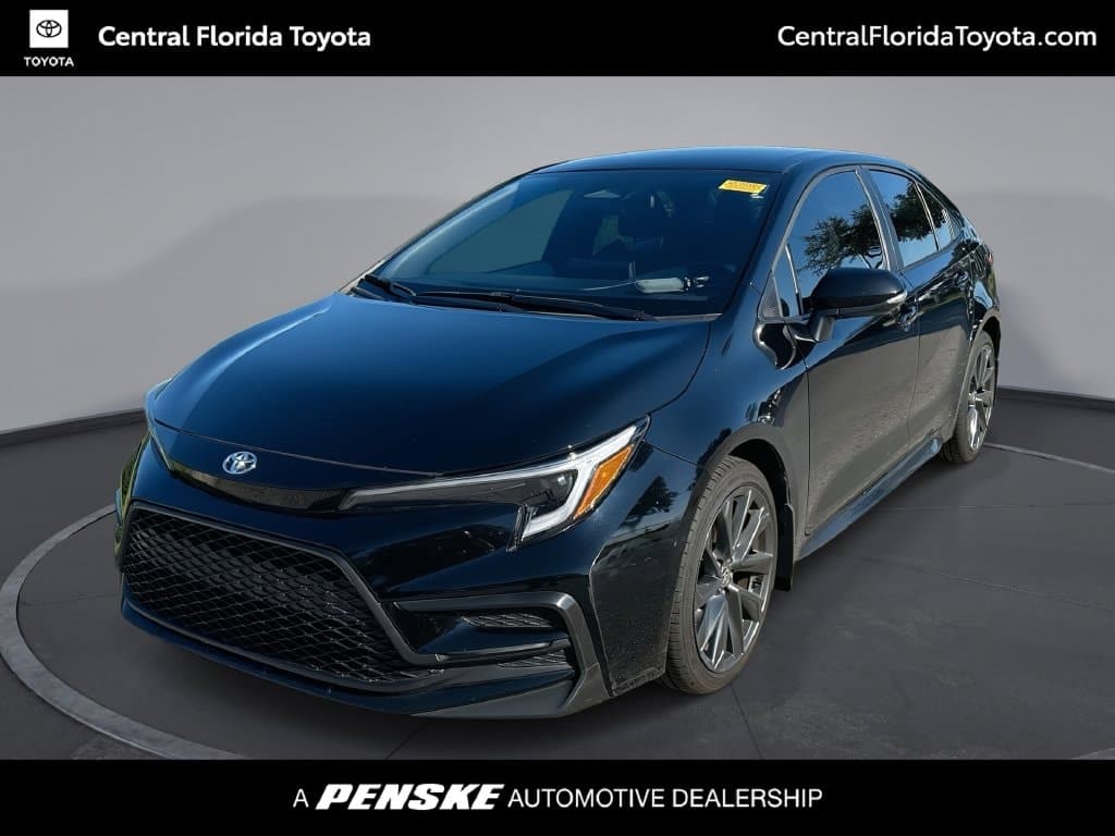 2025 Toyota Corolla SE — photo 1 of 33