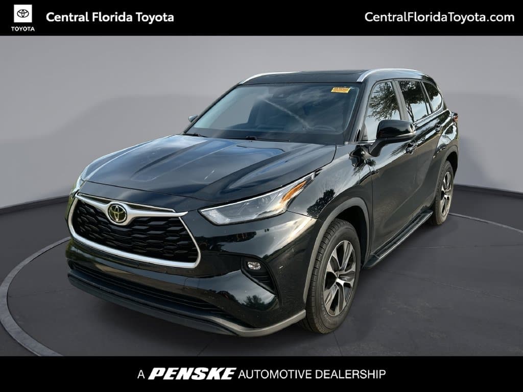 2023 Toyota Highlander XLE — photo 1 of 37