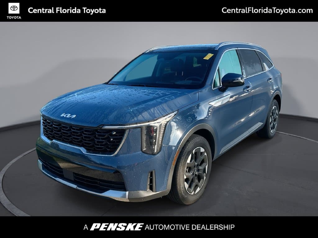 2024 Kia Sorento S — photo 1 of 38