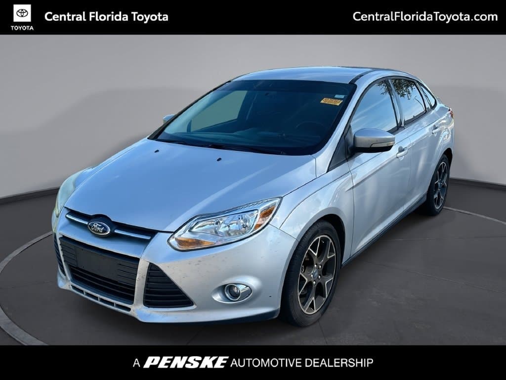 2013 Ford Focus SE — photo 1 of 31