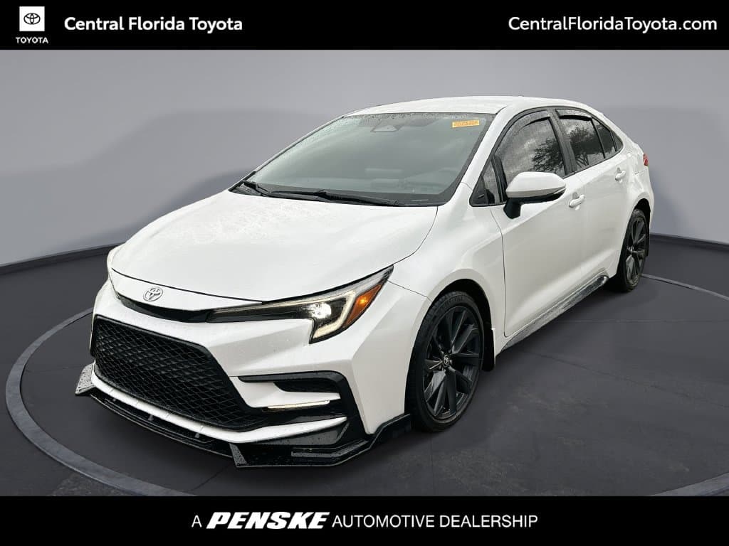 2024 Toyota Corolla SE — photo 1 of 33