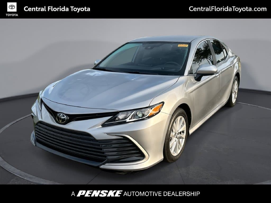 2023 Toyota Camry LE — photo 1 of 32