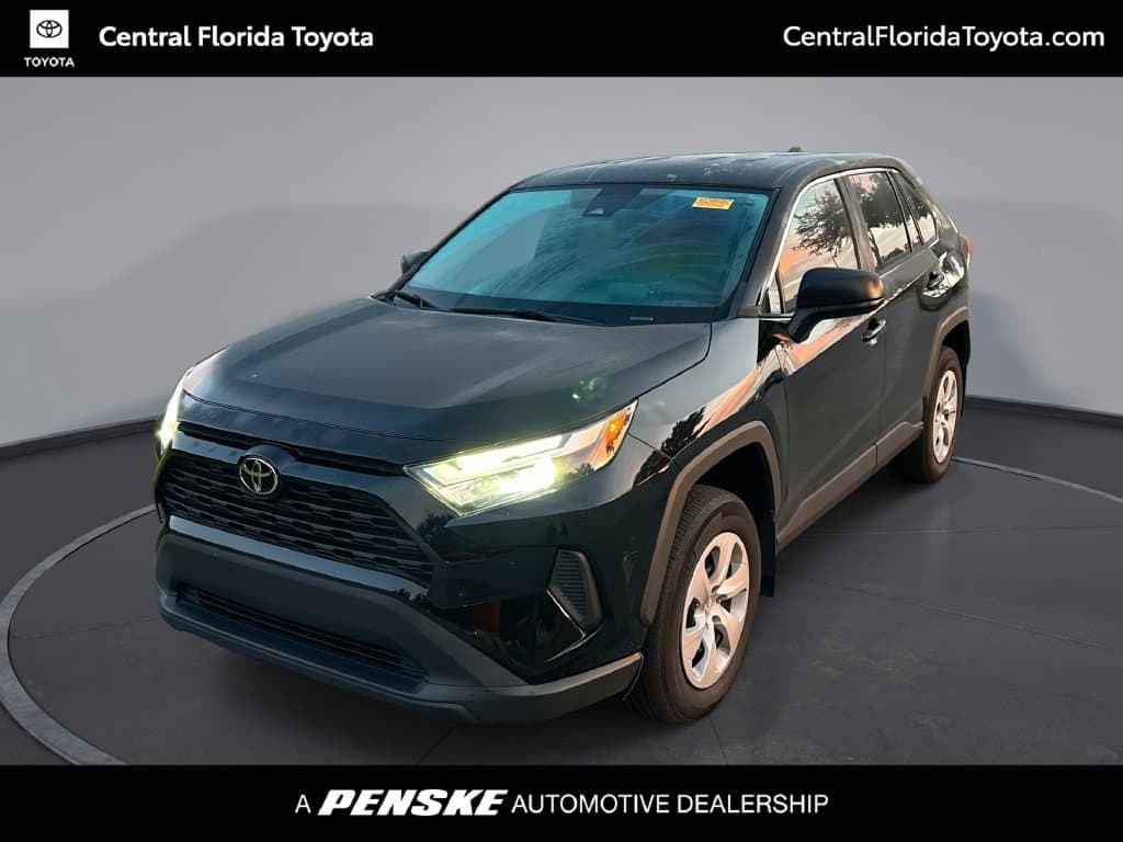 2024 Toyota RAV4 LE — photo 1 of 32