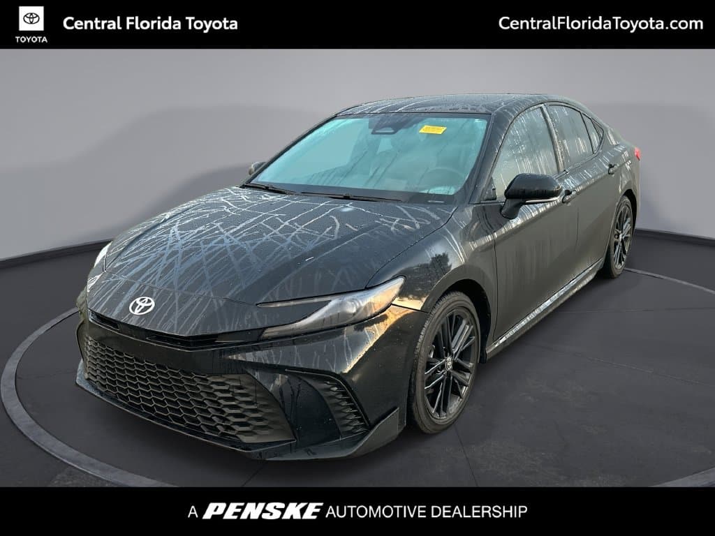 2025 Toyota Camry SE — photo 1 of 36