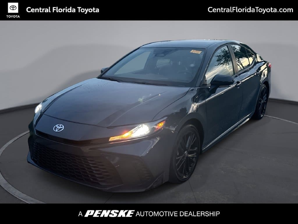 2025 Toyota Camry SE — photo 1 of 36
