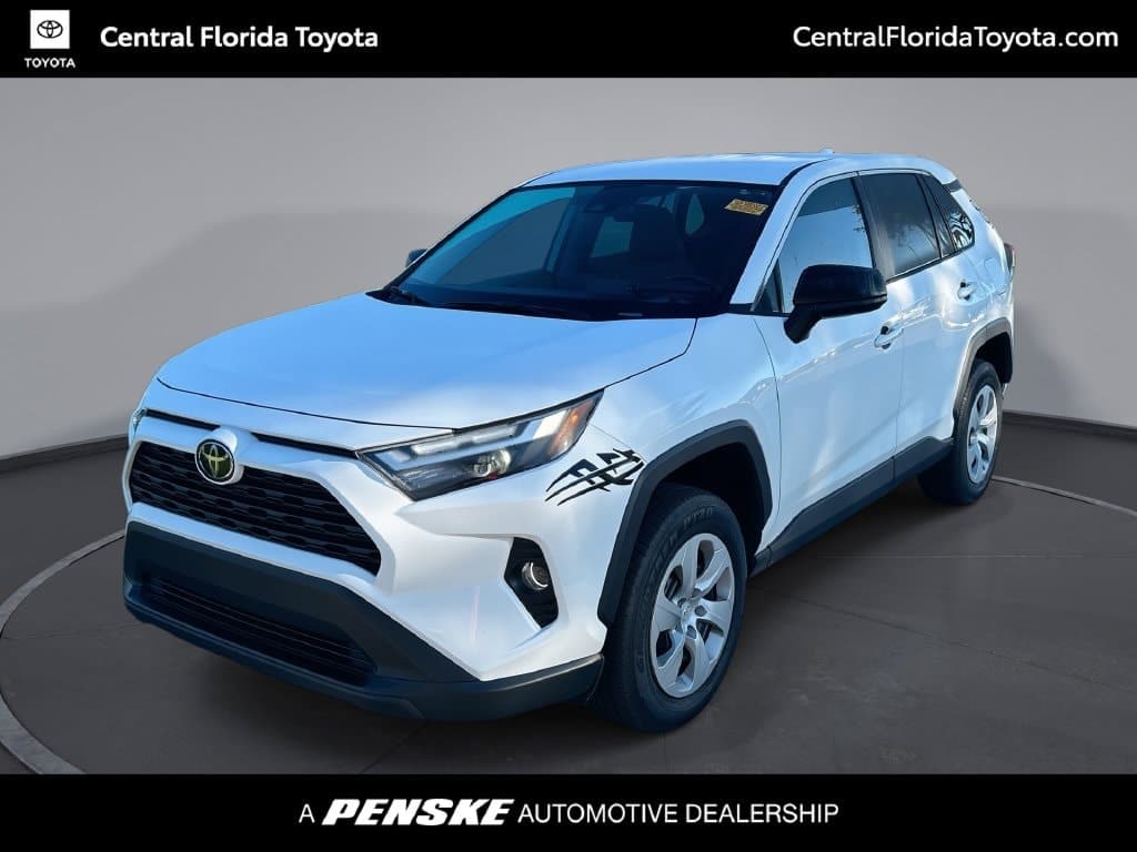 2025 Toyota RAV4 LE — photo 1 of 32