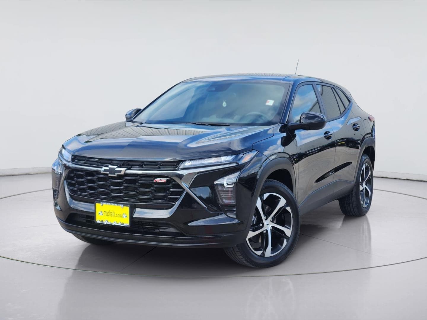 2025 Chevrolet Trax 1RS — photo 1 of 32