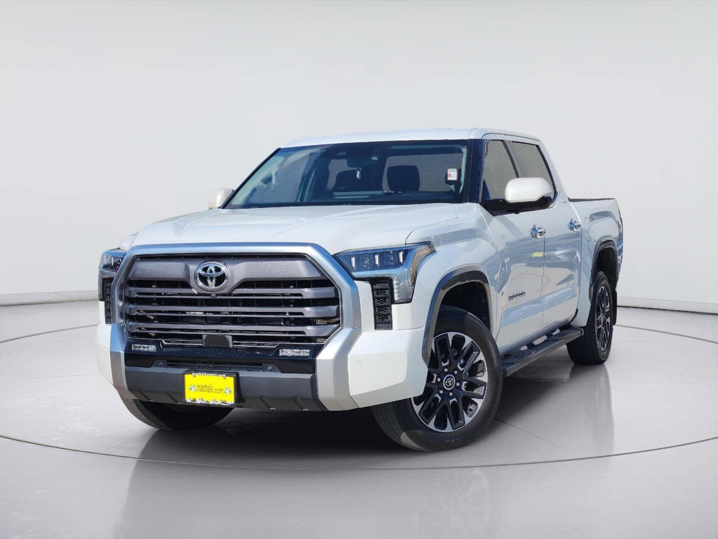 2024 Toyota Tundra 4WD Limited — photo 1 of 33