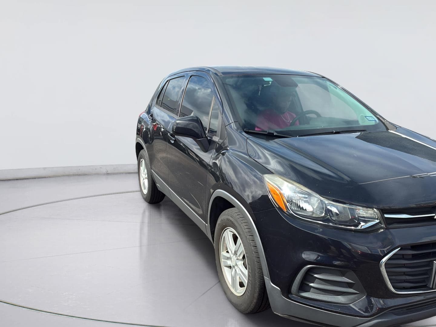 2020 Chevrolet Trax LS — photo 1 of 4