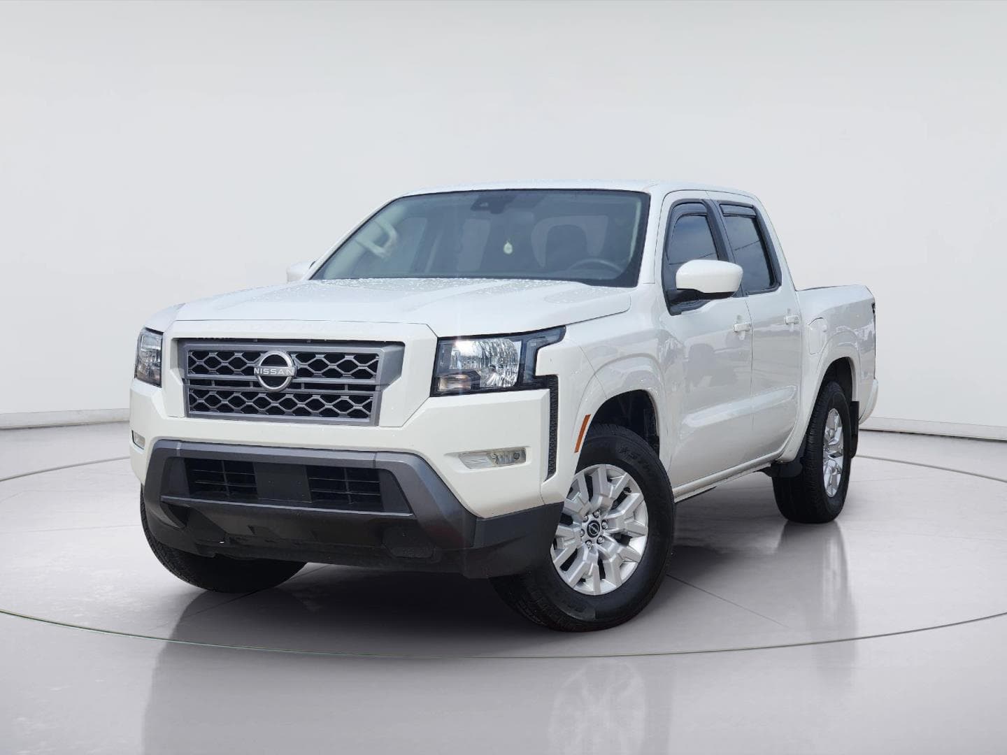 2024 Nissan Frontier SV — photo 1 of 33