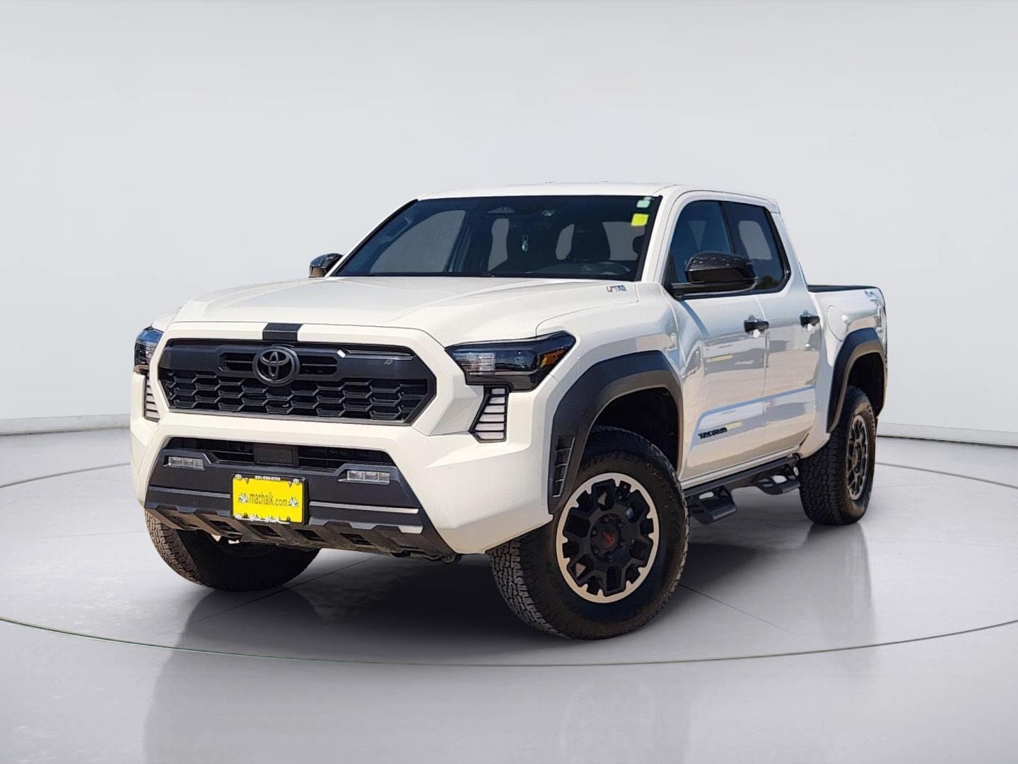 2024 Toyota Tacoma 4WD TRD Off Road — photo 1 of 33